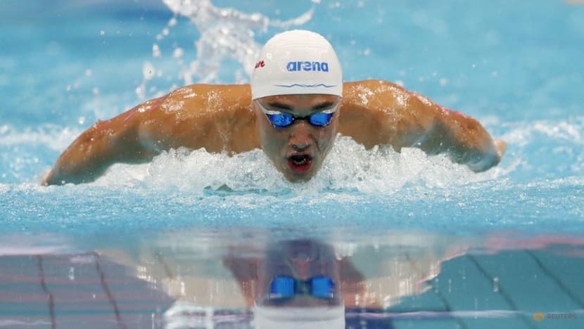 Hungary's Milak smashes own swimming world record, triple gold for US Hungary's Milak smashes own swimming world record, triple gold for US