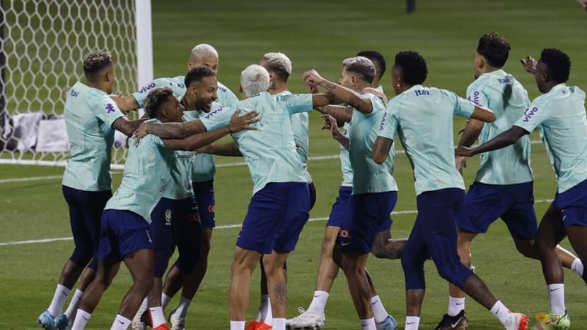 Brazil give no clues on team selection in first training session Brazil give no clues on team selection in first training session