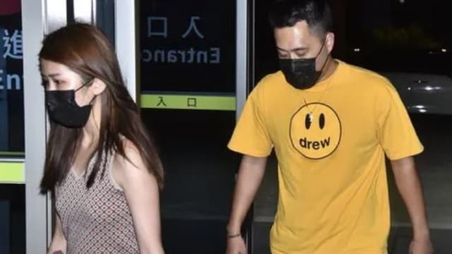 女友一路陪同守候余苑绮　余祥铨疲于奔命
