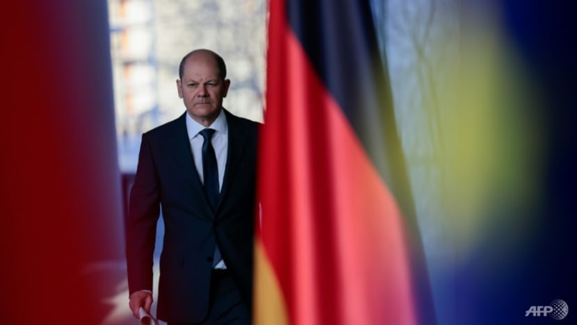 Weapons delays cast doubt on Germany's support for Ukraine Weapons delays cast doubt on Germany's support for Ukraine