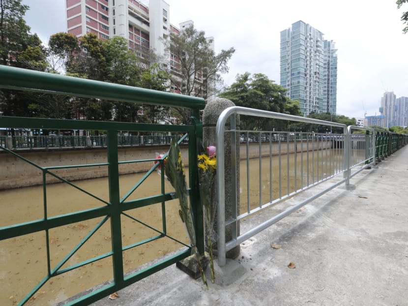 A temporary guardrail has been put up at the pathway near Valley Point shopping Centre, where a car plunged into the Singapore River. Photo: Ernest Chua/TODAY