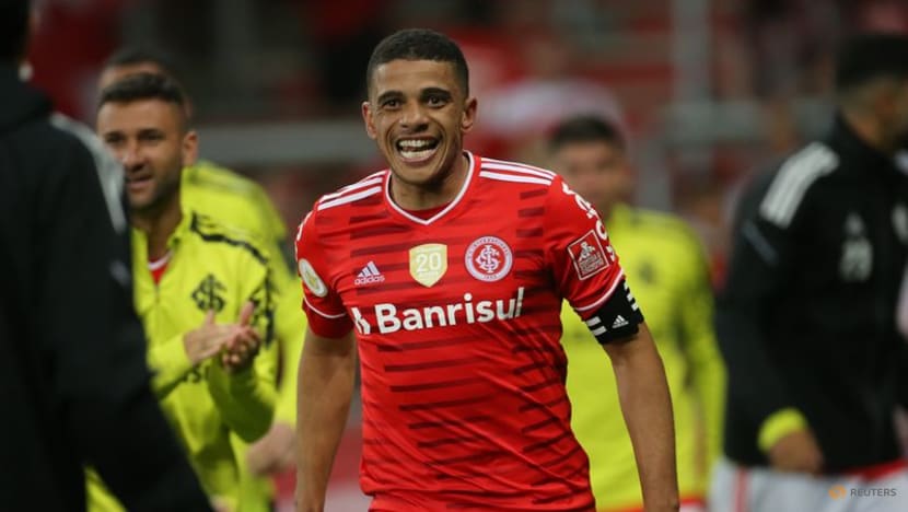 Internacional beats Gremio, whose relegation fears deepen Internacional beats Gremio, whose relegation fears deepen
