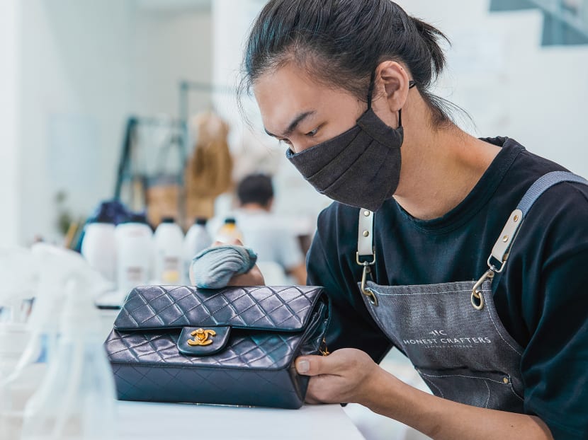 How to clean hotsell leather bags with molds