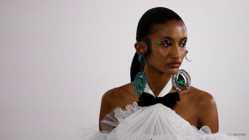 Giambattista Valli fills fall runway show with tweeds at Paris Fashion Week Giambattista Valli fills fall runway show with tweeds at Paris Fashion Week