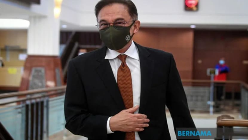 Anwar Ibrahim beri bayangan mungkin kekal bertanding di Parlimen 