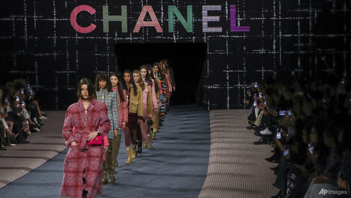 Chanel's FW22 Collection Is All About Tweeds