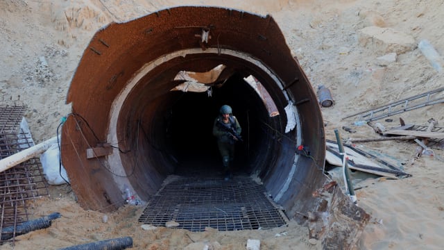 以军在卡萨北部隧道内发现五名人质遗体