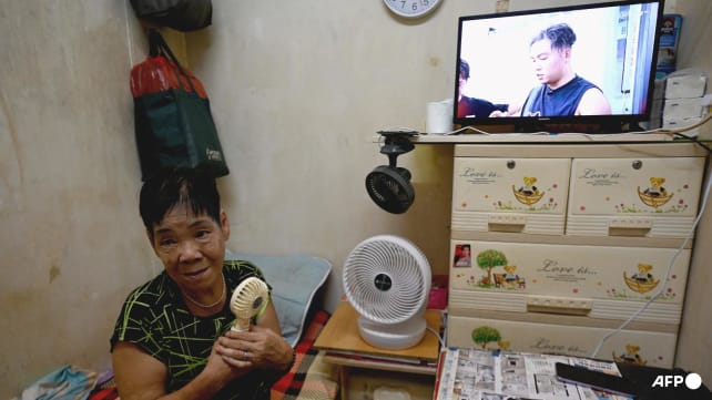 Scorching heat magnifies housing crunch for Hong Kong's elderly