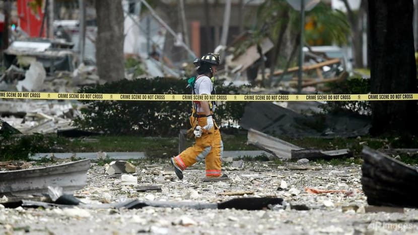 Gas explosion at US mall injures 21 Gas explosion at US mall injures 21
