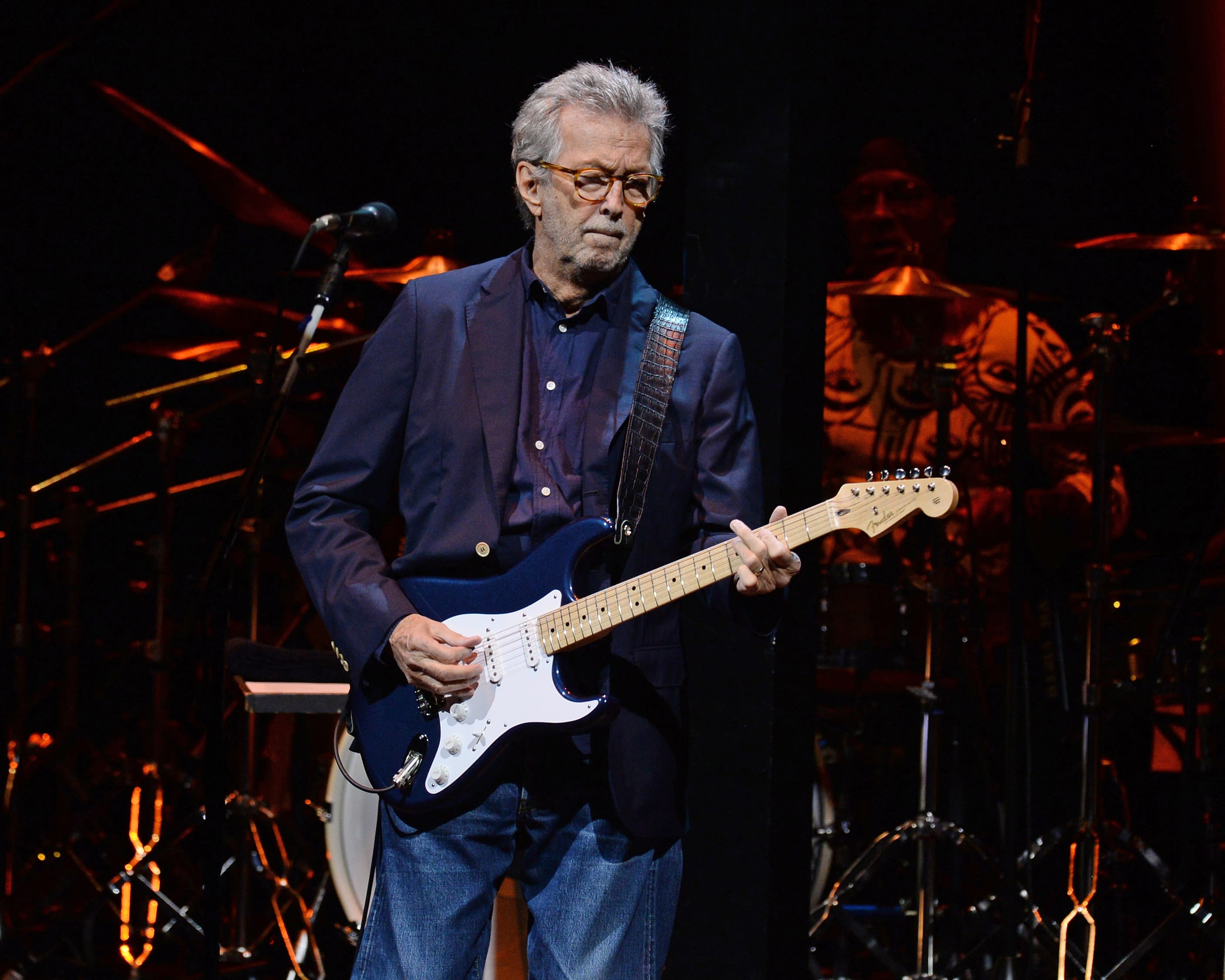 Eric Clapton Believes People Are Tricked Into Getting COVID-19 Vaccine By “Mass Formation Hypnosis” Eric Clapton Believes People Are Tricked Into Getting COVID-19 Vaccine By “Mass Formation Hypnosis”