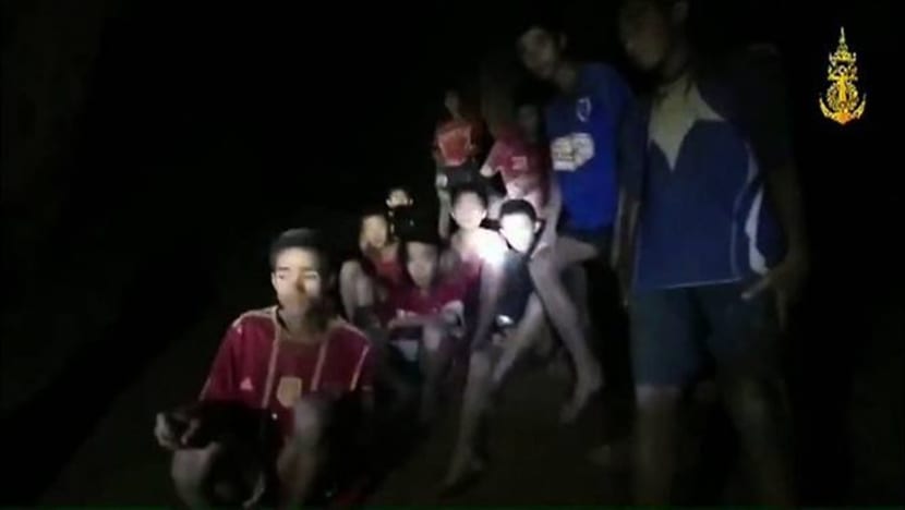 Kanak-kanak, jurulatih dijumpai selamat selepas 9 hari terperangkap dalam gua Thai