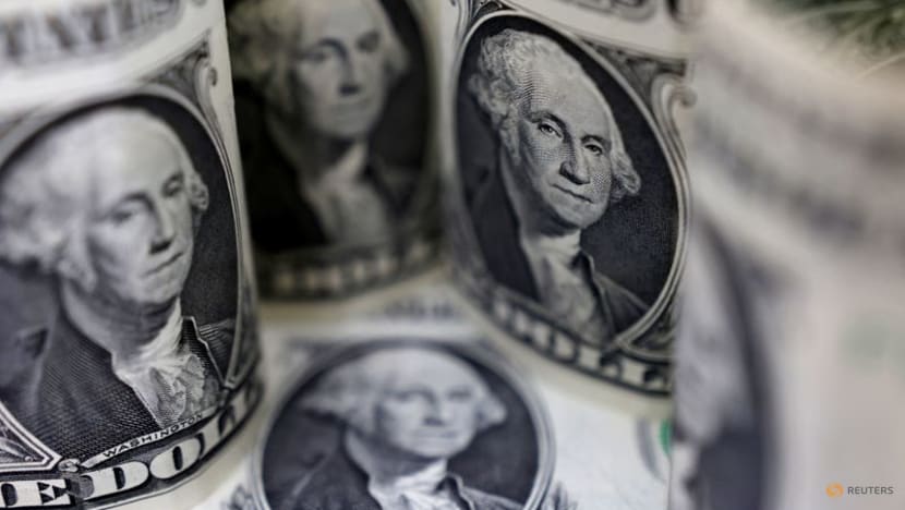 Dollar rebounds as banking fears fade; yen falls on quarter-end flows