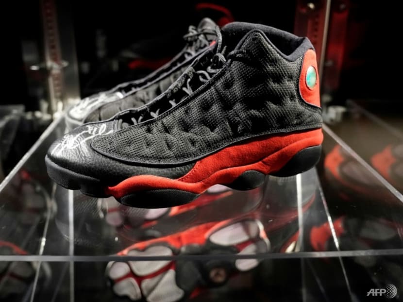 Bage Alle sammen Opfattelse Basketball legend Michael Jordan's 'Last Dance' sneakers sell for record  US$2.2 million - CNA Lifestyle