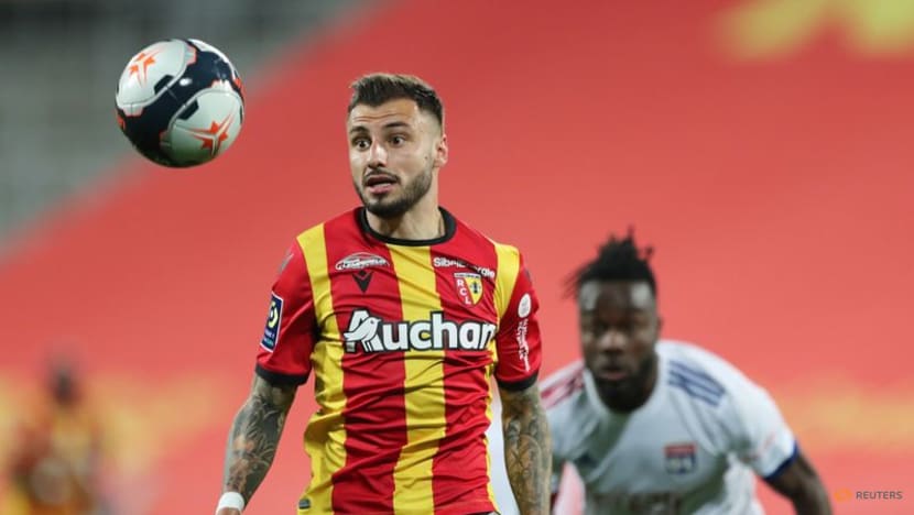 Clauss shines as rampant Lens rout Troyes 4-0 Clauss shines as rampant Lens rout Troyes 4-0