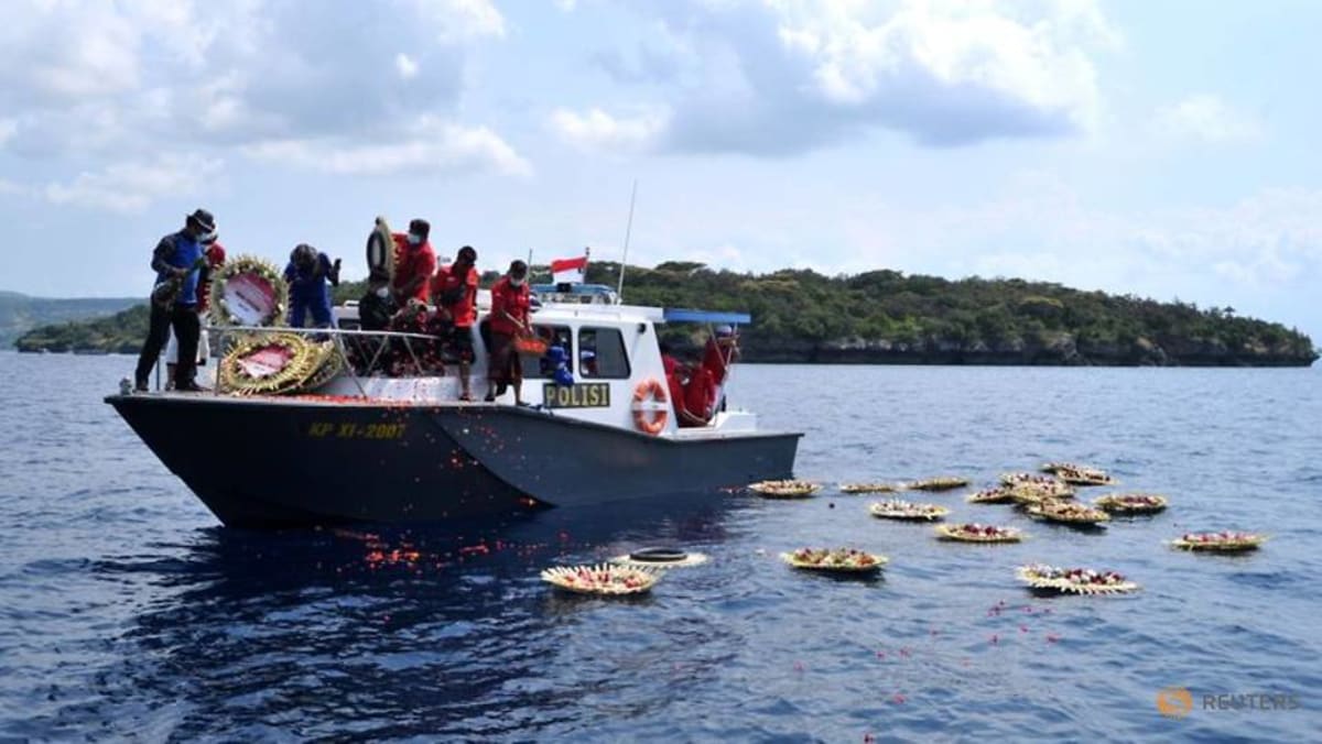 Indonesia Ends Salvage Efforts For Sunken Submarine Cna