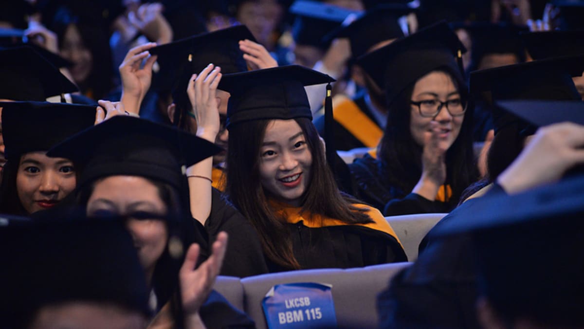 Covid 19 Surge In Fresh Grads In Part time Temporary Jobs As Full 