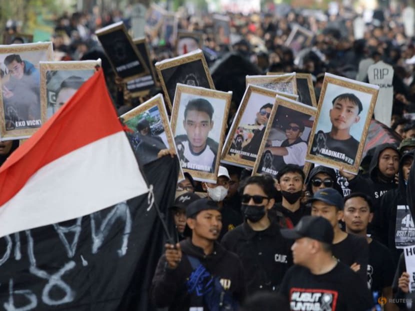 Indonesians march for justice after deadly soccer stampede Indonesians march for justice after deadly soccer stampede