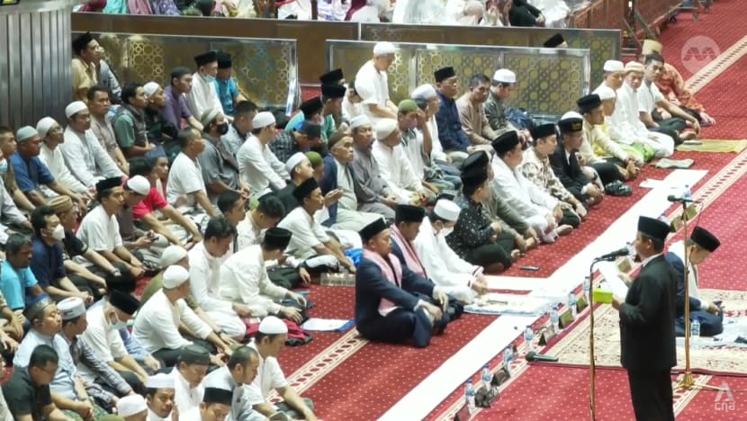 Indonesia observes first Ramadan with mosques at full capacity since pre-COVID-19