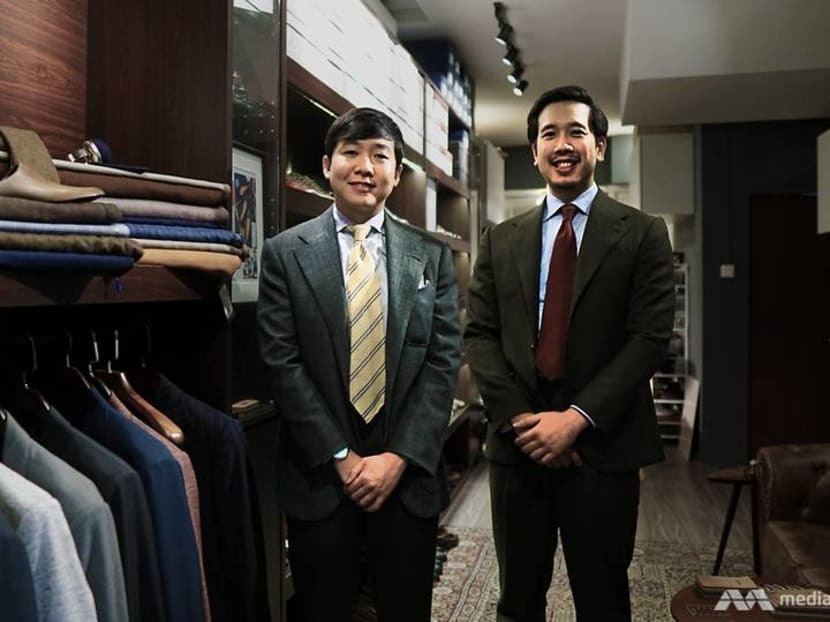 Men: Clothes and shoes in stores don't seem to fit? Here's the solution Men: Clothes and shoes in stores don't seem to fit? Here's the solution
