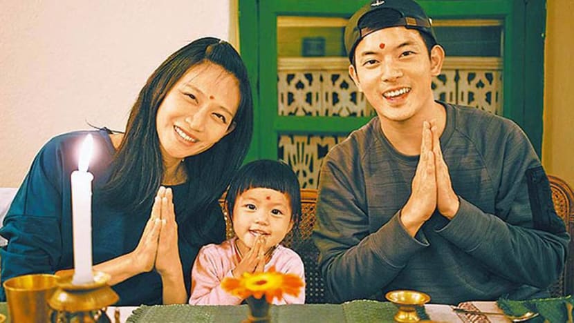 Chris Wang goes backpacking with pregnant wife