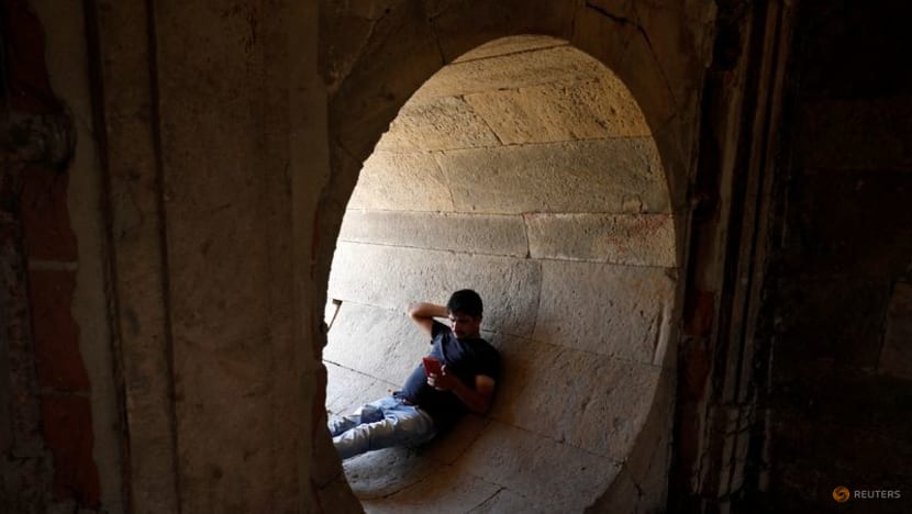 Extreme heat kills at least 25 in India's Maharashtra state Extreme heat kills at least 25 in India's Maharashtra state