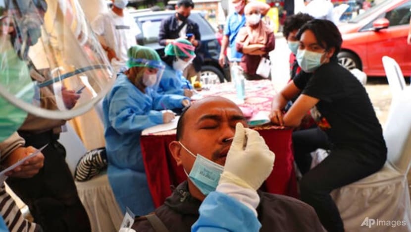 Indonesia watching Riau Islands, North Kalimantan due to COVID-19 cases imported from Malaysia: Health minister Indonesia watching Riau Islands, North Kalimantan due to COVID-19 cases imported from Malaysia: Health minister