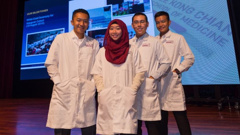 4 anak Melayu/Islam jadi kohort pertama mahasiswa Melayu/Islam di Sekolah Perubatan NTU