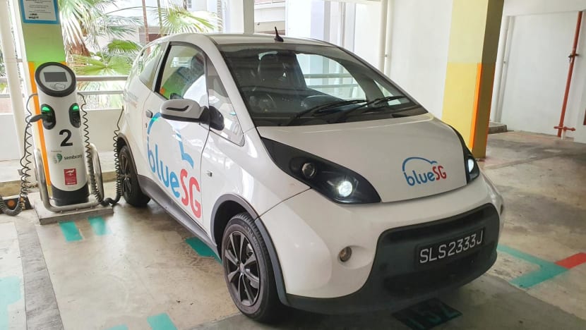 bluecar at a bluesg station