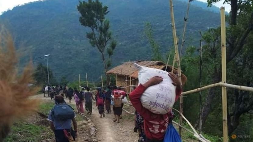 Ribuan larikan diri dari pertempuran di bandar Myanmar dekat sempadan India