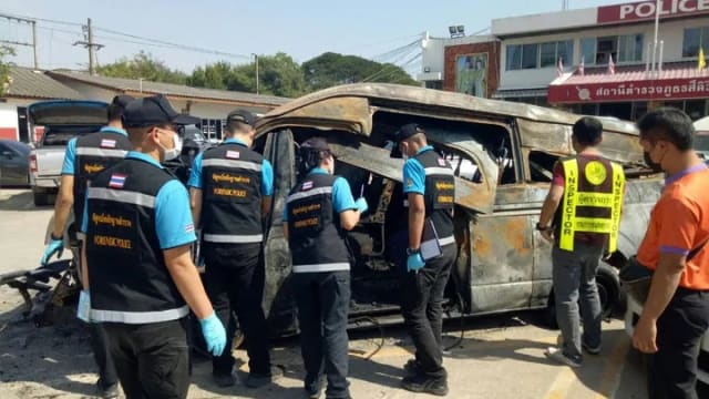 泰国呵叻府11死1伤车祸 疑因司机疲劳驾驶所致