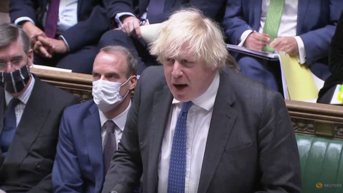 Setelah keributan yang membara, PM Inggris Johnson membela rekor COVID