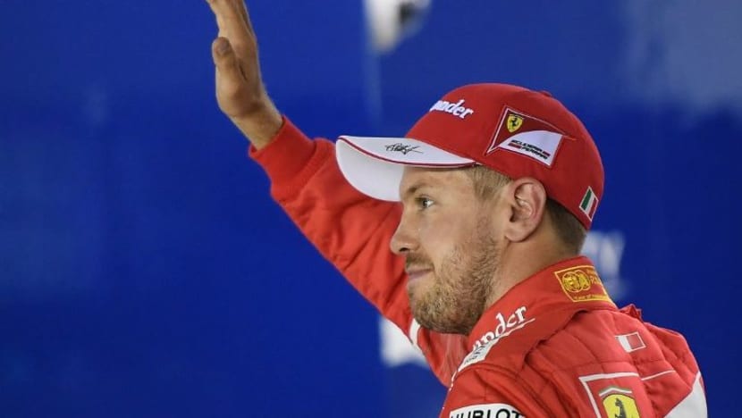 F1 S'pura: Vettel mulakan perlumbaan di petak pertama