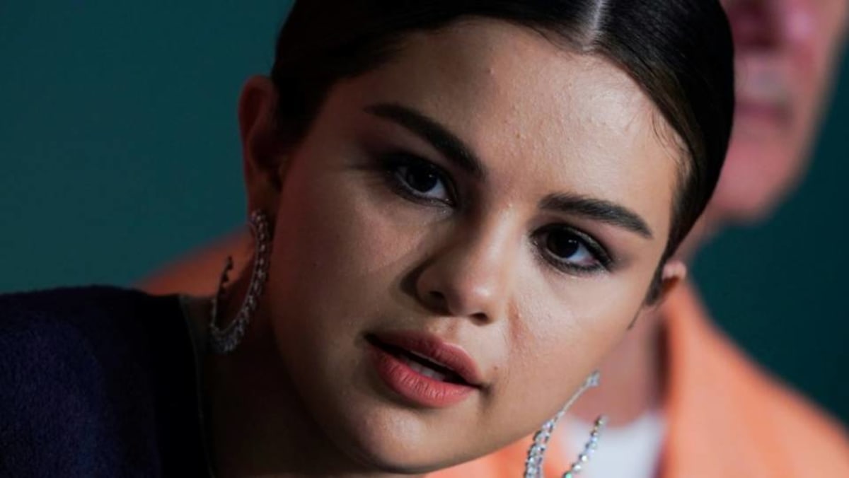 Selena Gomez reveals she has bipolar disorder on Miley Cyrus' talk show