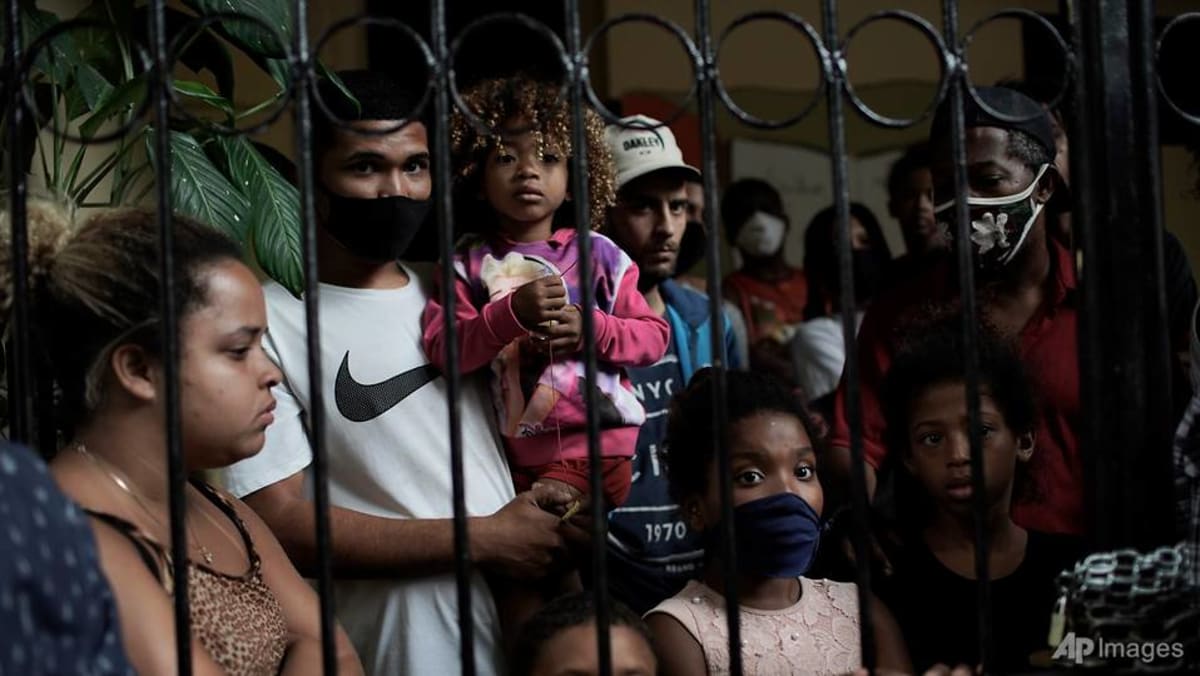 Masyarakat miskin Brasil terbebani oleh berkurangnya bantuan virus dan meningkatnya harga pangan