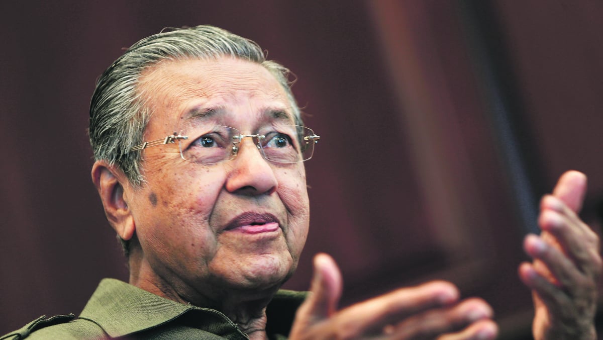 Mahathir apologises for choice of successors - TODAY