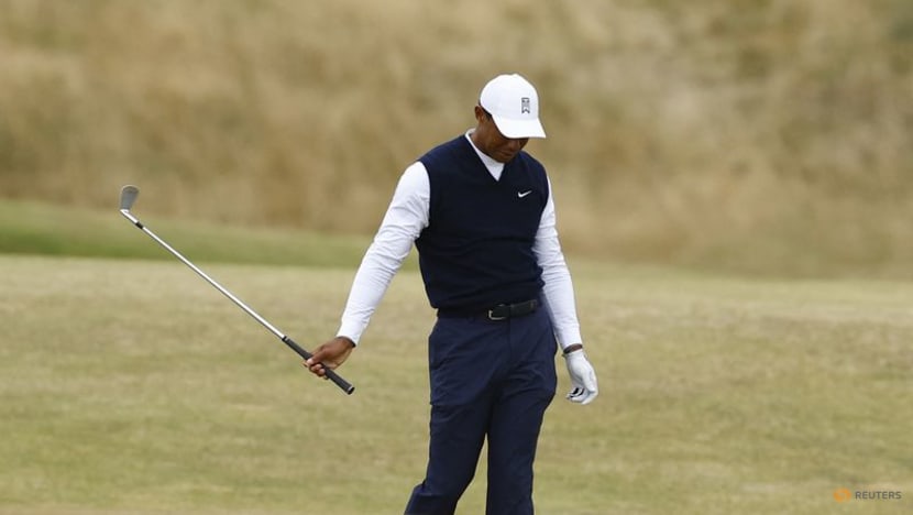Woods struggles badly on St Andrews return Woods struggles badly on St Andrews return