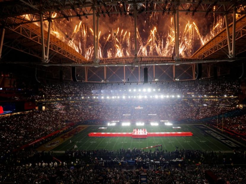 Rihanna lights up Super Bowl stage with Diamonds Rihanna lights up Super Bowl stage with Diamonds