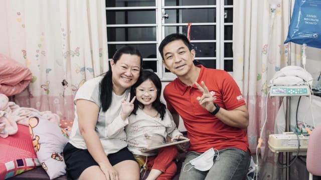 狮城女童自幼肠道衰竭 爸爸捐肠赋予女儿新生命