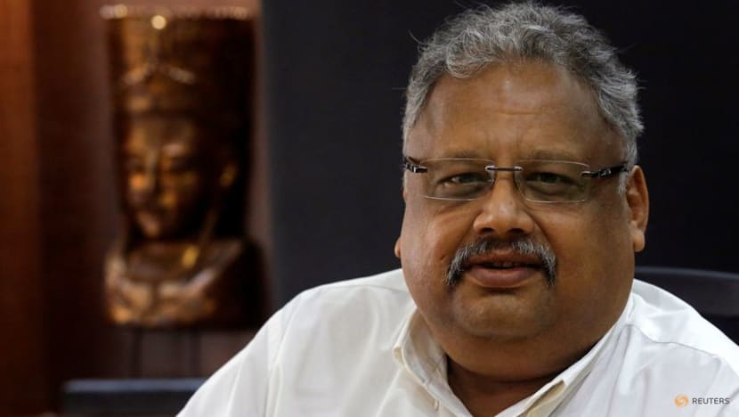 Rakesh Jhunjhunwala, "India's Warren Buffet", dies at 62 Rakesh Jhunjhunwala, "India's Warren Buffet", dies at 62