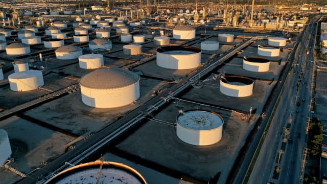 美国下个月起每天释放100万桶原油储备 为期六个月