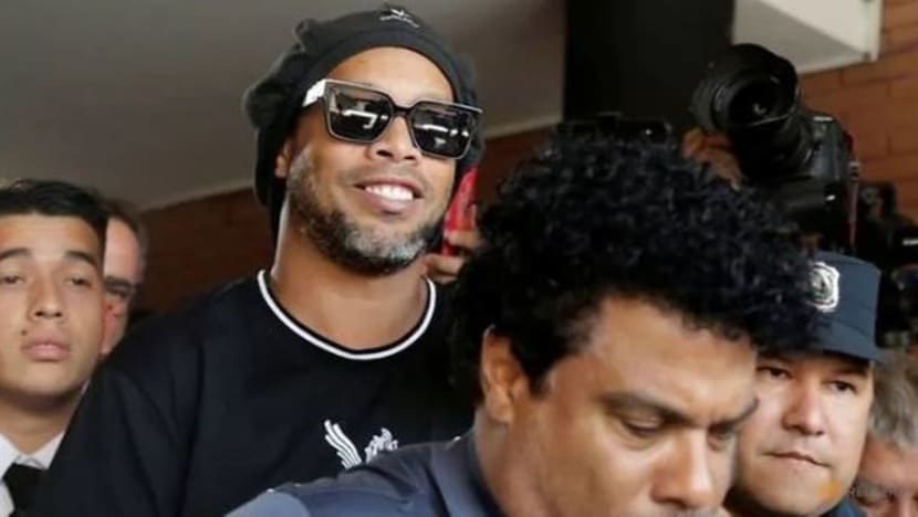 Mahkamah Paraguay bebaskan Ronaldinho dan abangnya tetapi dengan syarat...