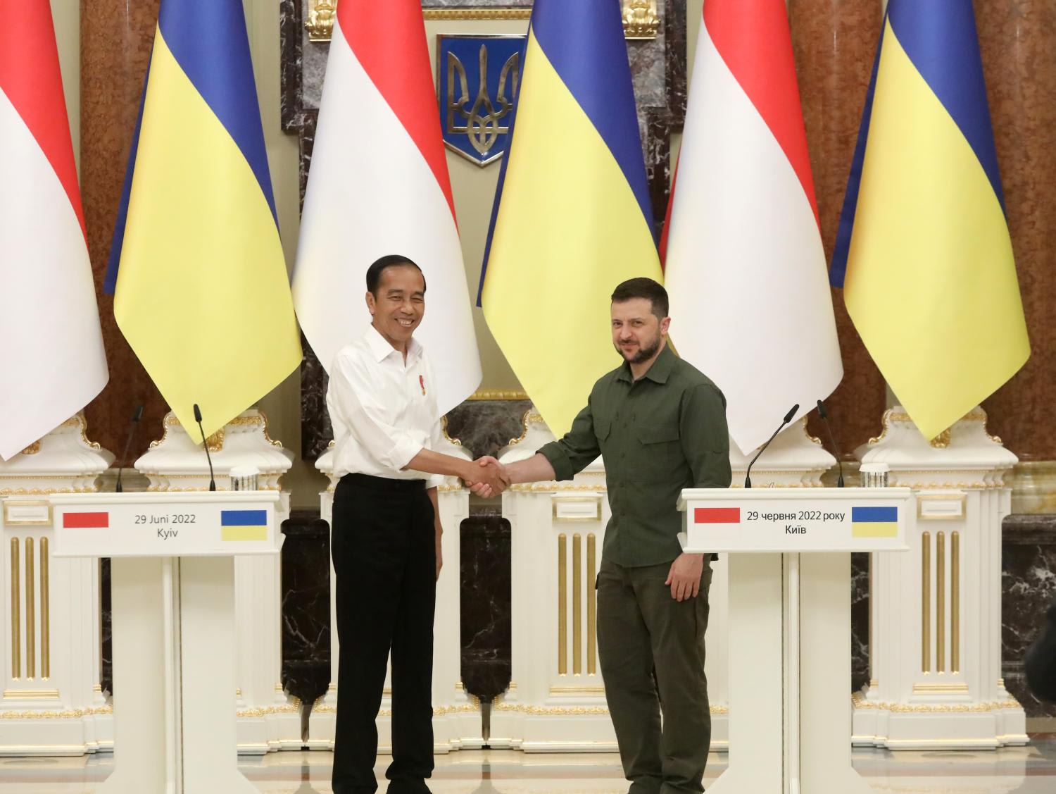 Presidents of Ukraine Volodymyr Zelenskyy (right) and Indonesia Joko Widodo are seen during a joint briefing in Kyiv, capital of Ukraine.