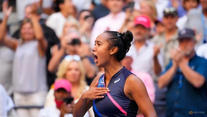 Tennis:
Fearless Fernandez holds nerve to reach US
Open semi-finals Tennis:
Fearless Fernandez holds nerve to reach US
Open semi-finals