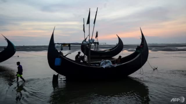 载有缅甸罗兴亚难民船只海上遇险 至少17人丧命