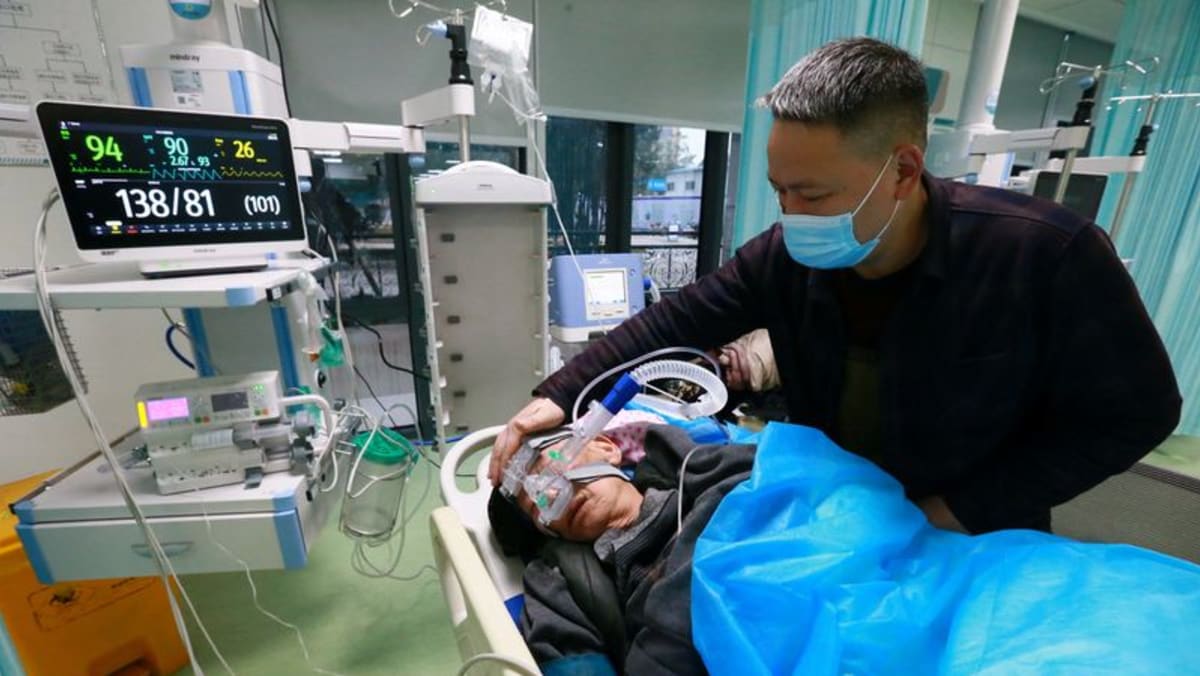 Hospitales en Shanghái desbordados por afluencia de enfermos de covid 
