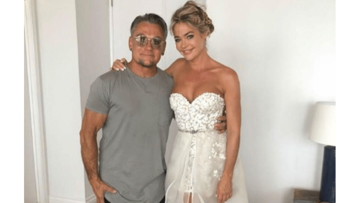 Denise richards romper wedding dress hotsell