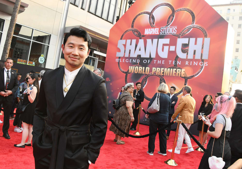 Simu Liu Cheated On ‘Marvel Diet’ During Shang-Chi Production To Have Chilli Crab With Michelle Yeoh: “You Don’t Say No That” Simu Liu Cheated On ‘Marvel Diet’ During Shang-Chi Production To Have Chilli Crab With Michelle Yeoh: “You Don’t Say No That”