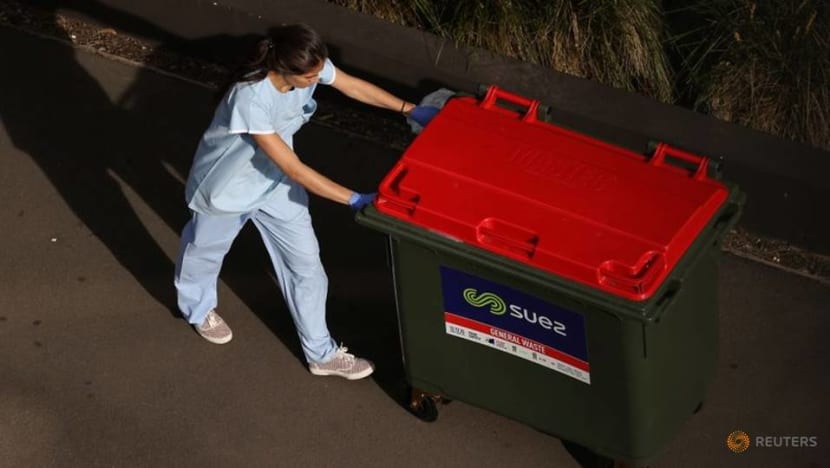 Australia states investigate COVID-19 spread in quarantine hotels Australia states investigate COVID-19 spread in quarantine hotels