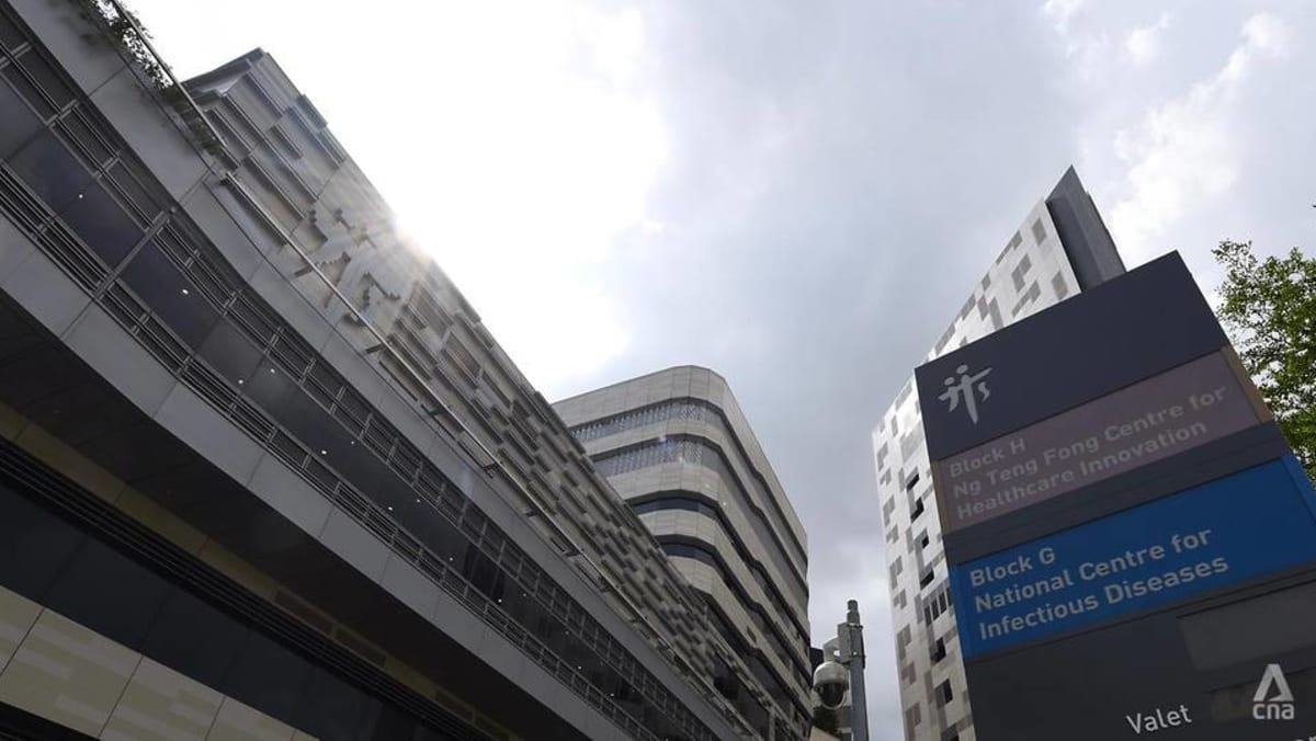Rumah Sakit Tan Tock Seng akan melanjutkan penerimaan pasien, tindakannya diperketat setelah wabah COVID-19