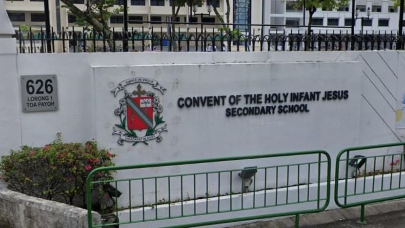 Sekolah Menengah CHIJ (Toa Payoh) beralih ke HBL setelah pelajar positif COVID-19